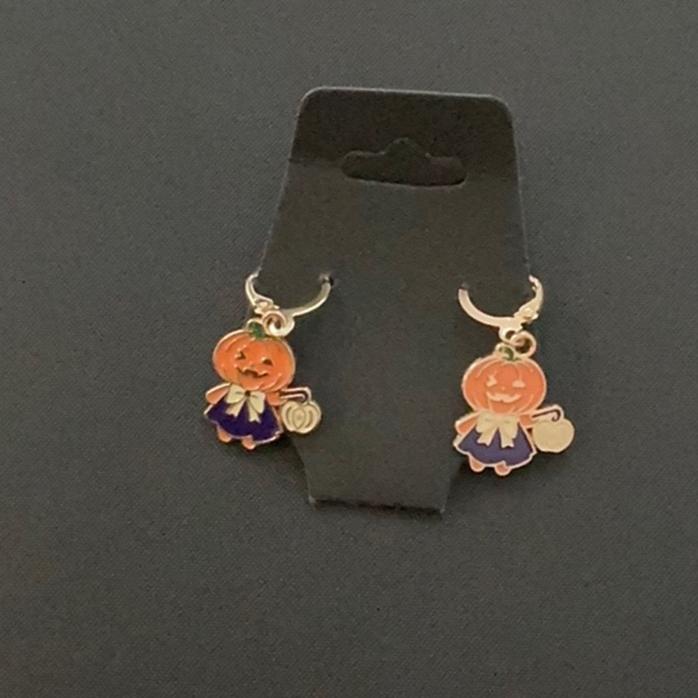 Handmade Halloween fashion earrings.